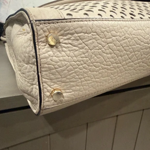 Kate Spade Perri Lane Lynn Tote Ivory Leather
Very Gently Used - Picture 5 of 8